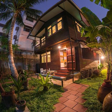 Yesterday Sathon Bangkok Exterior photo