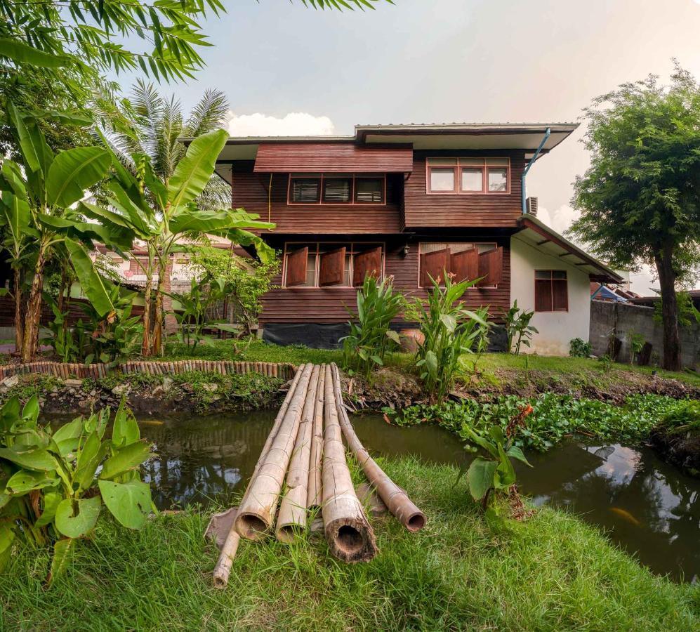 Yesterday Sathon Bangkok Exterior photo